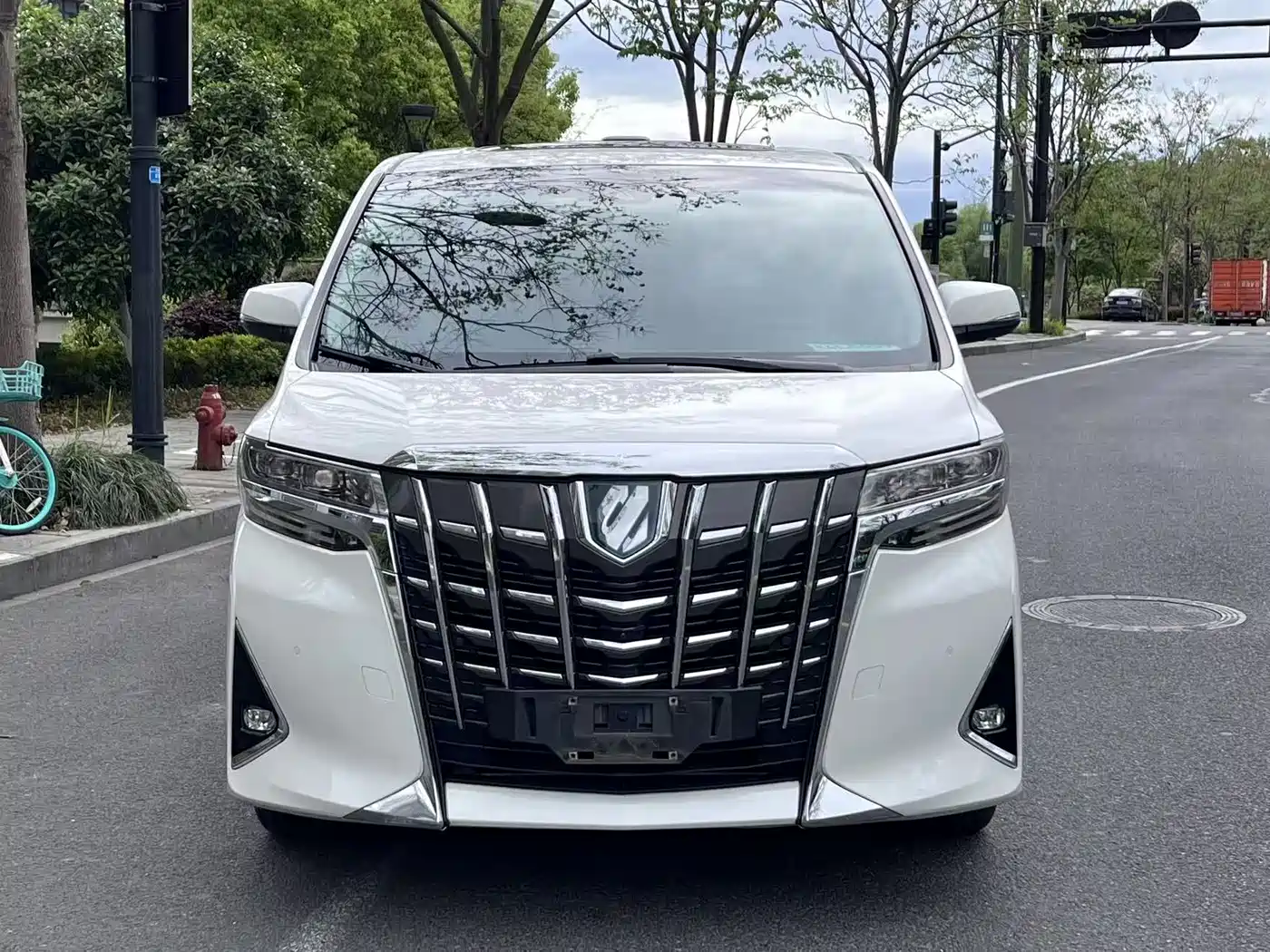 Toyota Alphard 2021 Hybrid 2.5L Premium фото 2