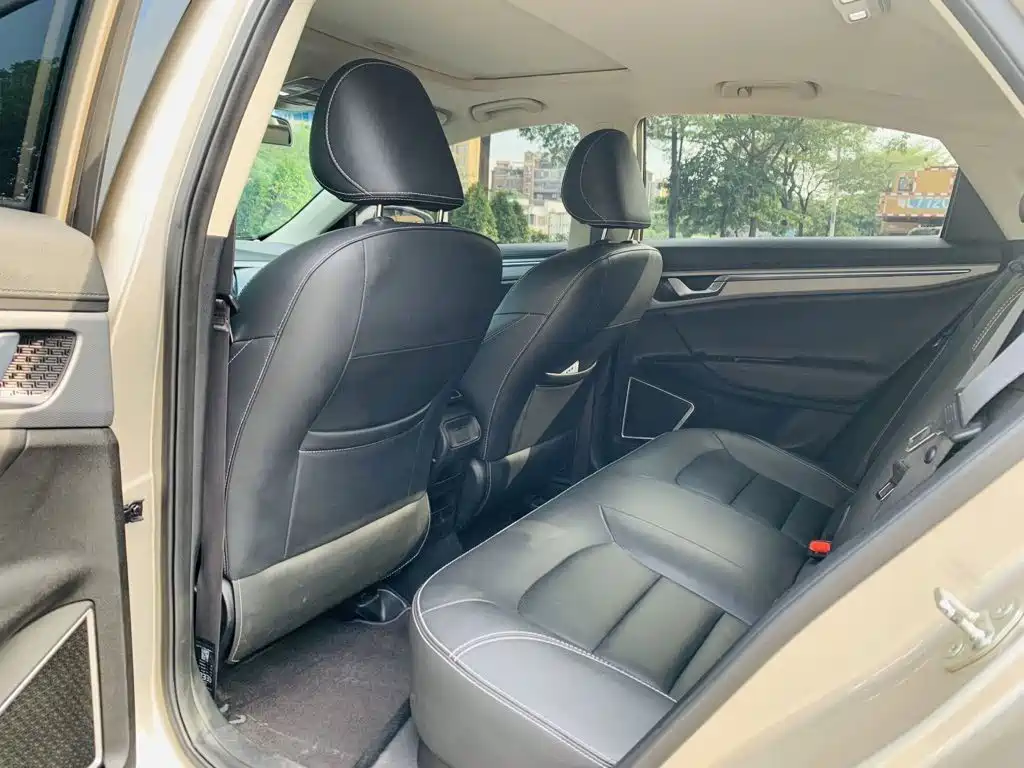 Photo 6 - Geely Emgrand GL