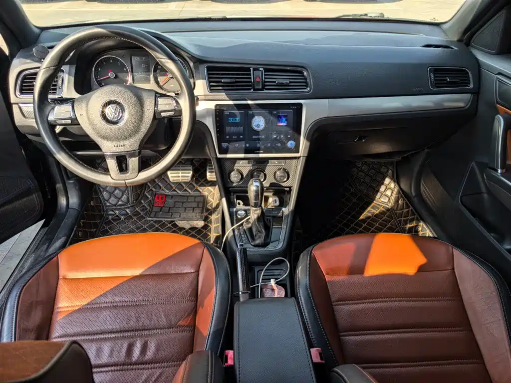 Volkswagen Lavida 2014 Model 1.4TSI DSG Sport фото 10