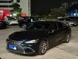 Фото 1 - Lexus ES