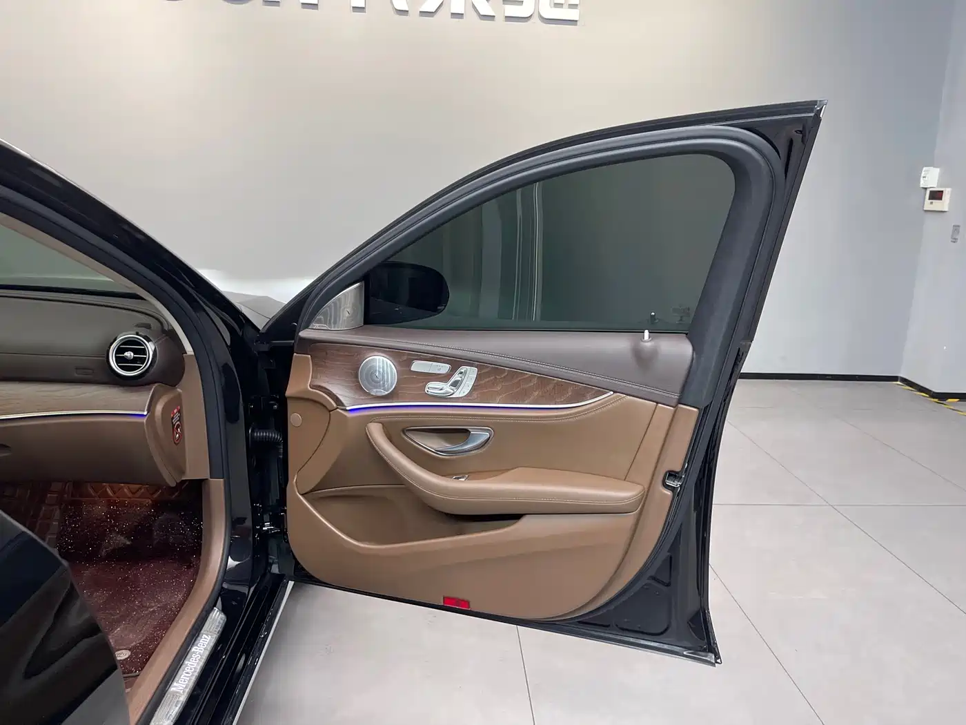 Mercedes-Benz E-Class 2021 E 300 L Luxury фото 26