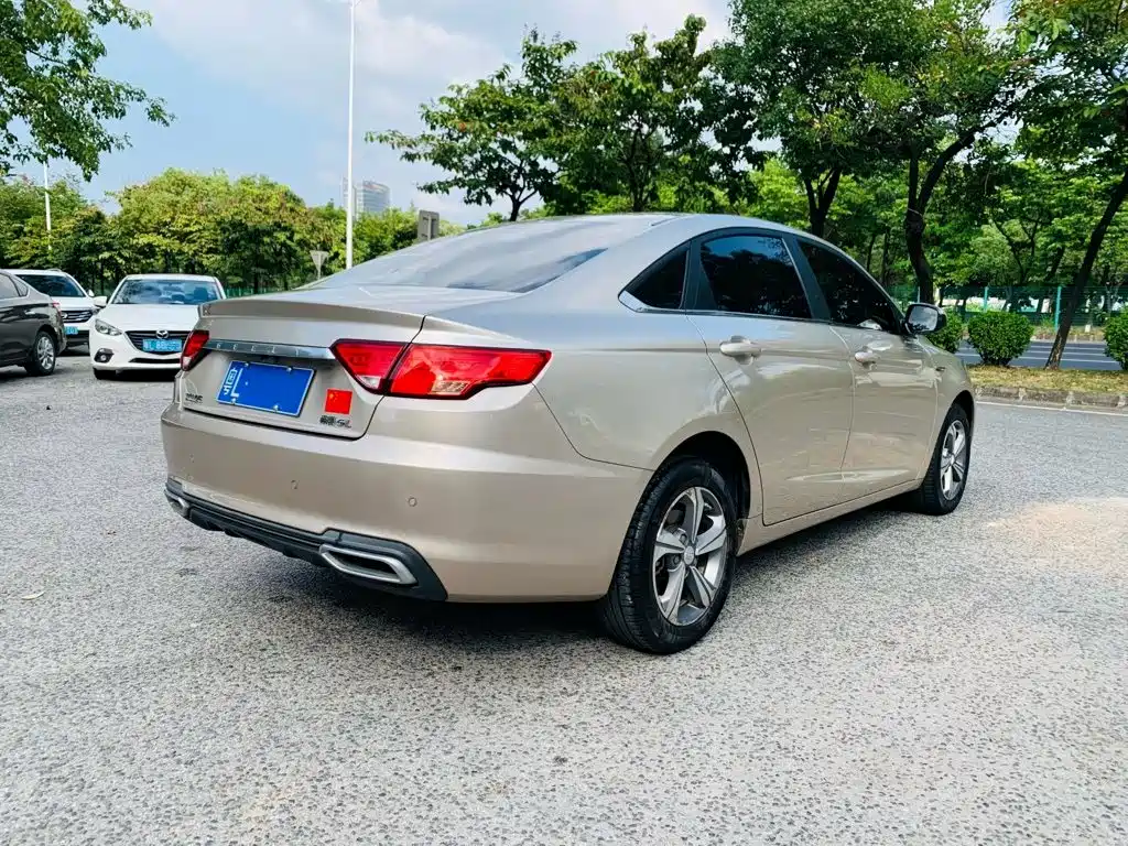 Photo 12 - Geely Emgrand GL