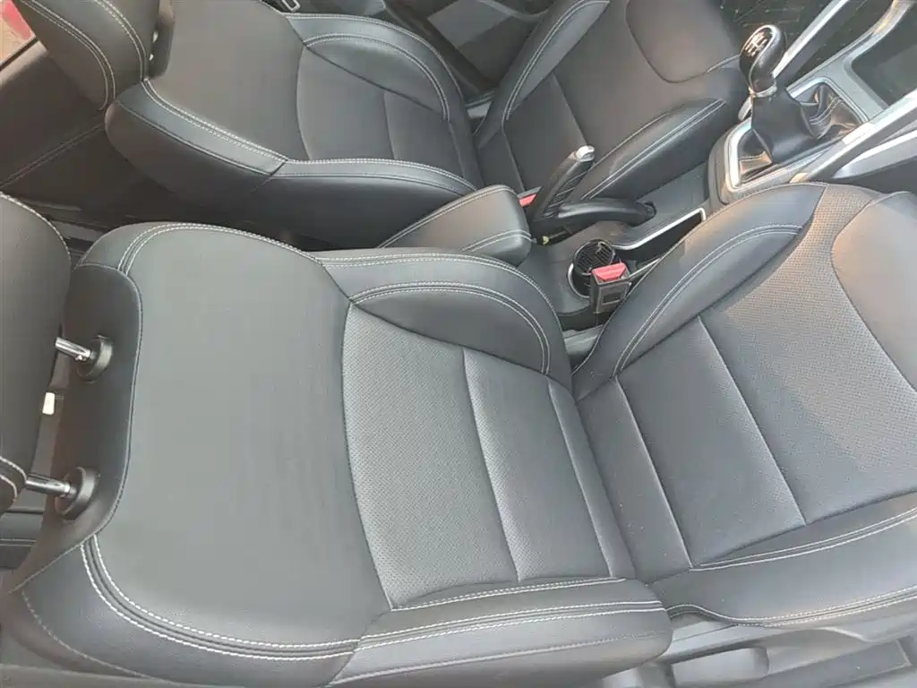 Фото 25 - Geely Vision X3