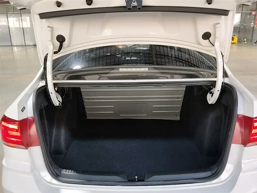 Volkswagen Santana 2018 1.5L Automatic Trend Edition фото 19