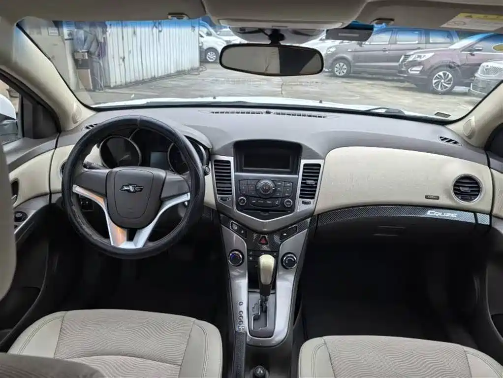 Chevrolet Cruze 2015 1.5L Classic SE AT фото 5