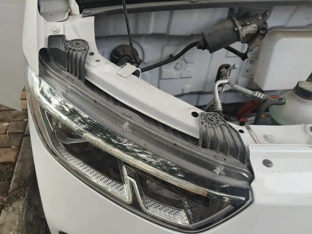 Wuling Motors Wuling Yangguang 2025 2024 300KM Comfort Bus Version 75kW