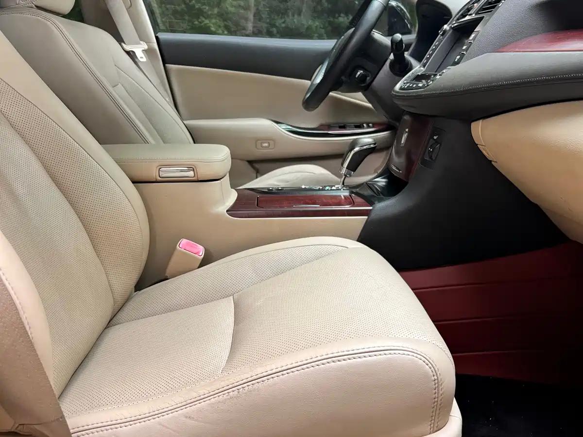 Toyota Crown 2010 3.0L Royal Saloon фото 4