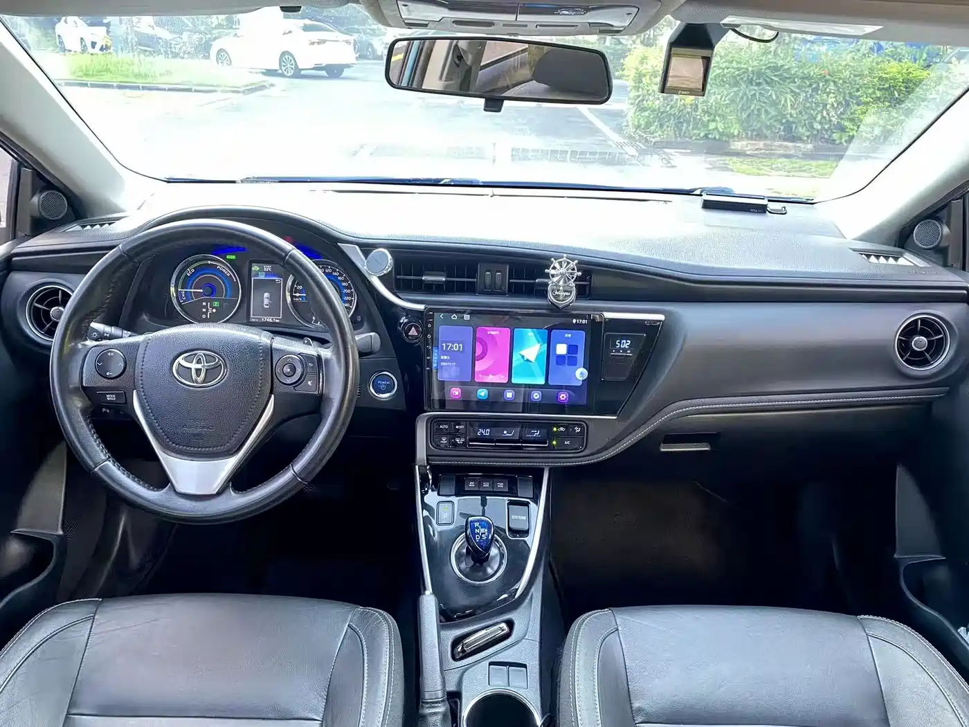 Фото 7 - Toyota Corolla