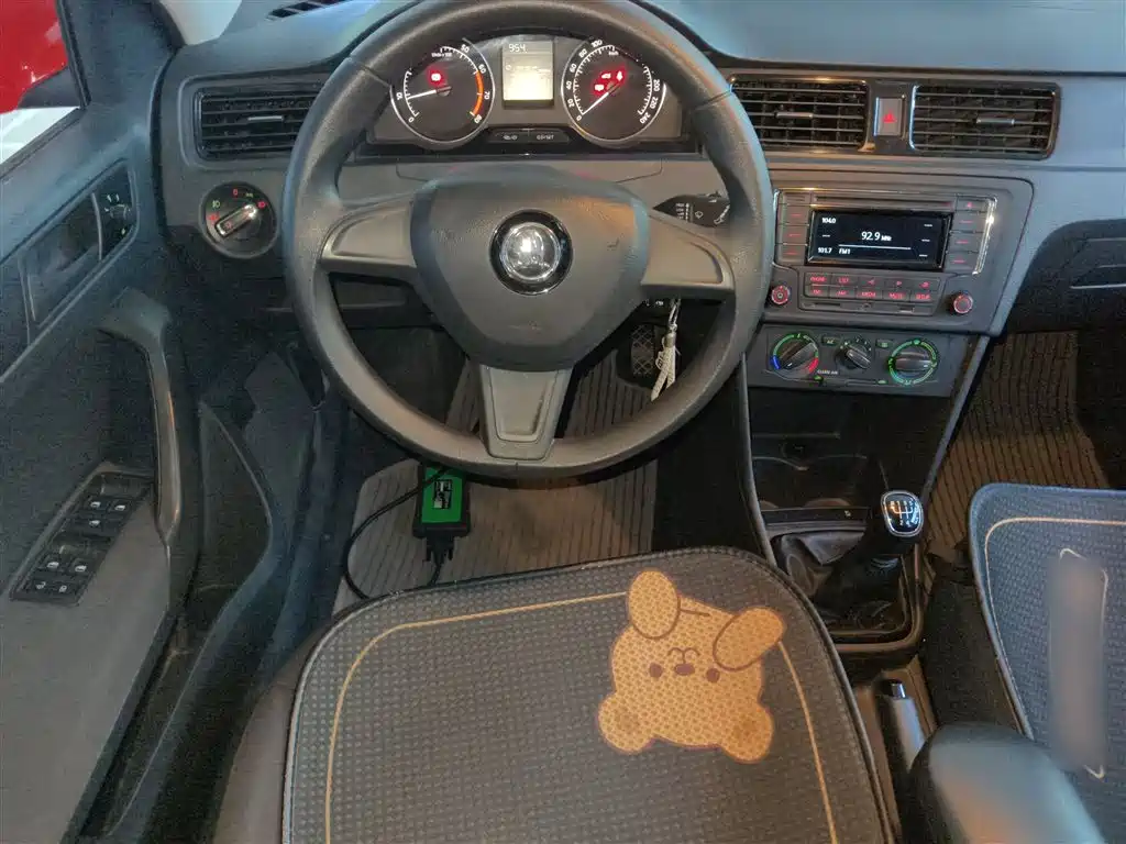 Škoda Skoda Rapid Spaceback 2016 Facelift 1.4L Manual Forward Edition фото 7