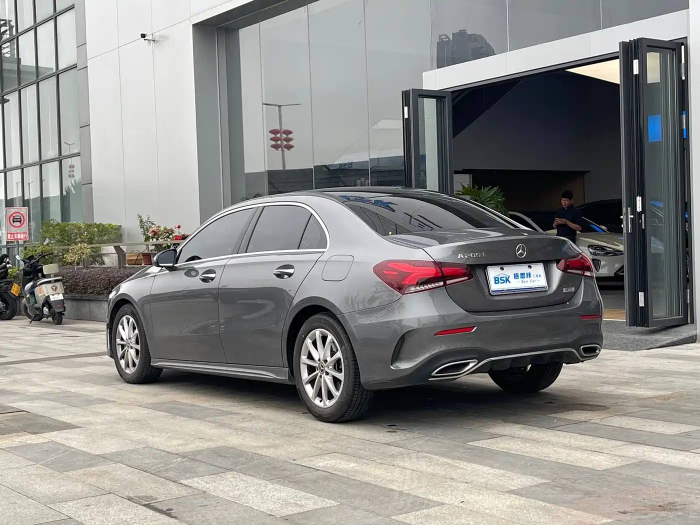 Mercedes-Benz A-Class 2021 A 200 L Sport Sedan Fashion Edition фото 4