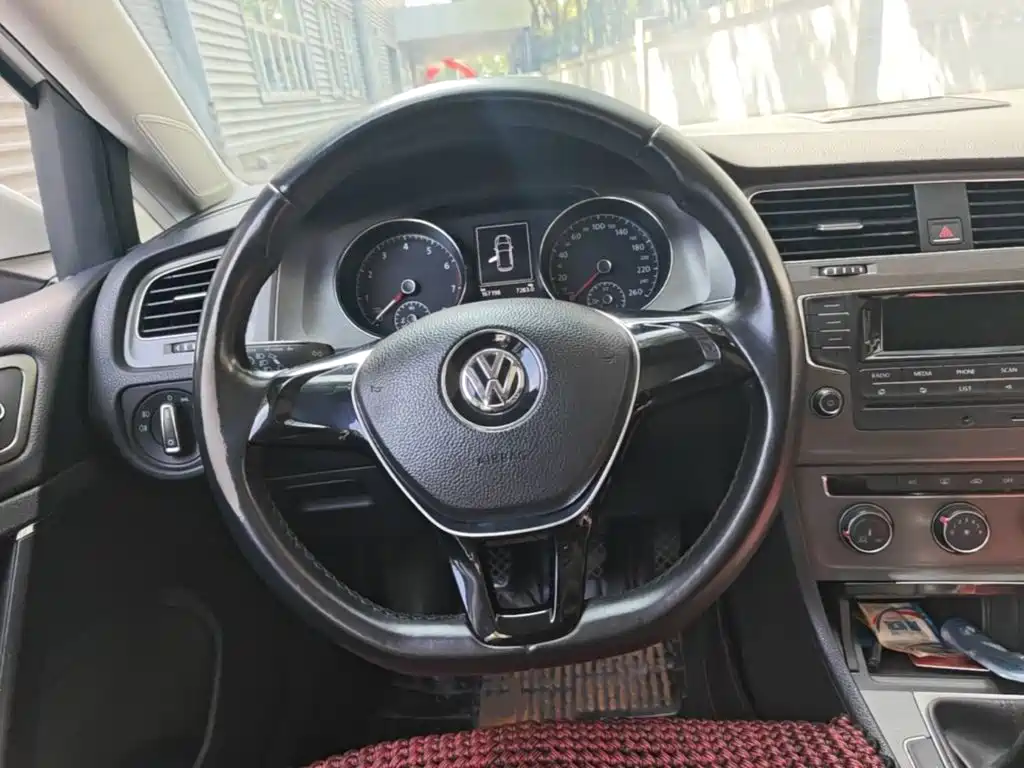 Photo 15 - Volkswagen Golf