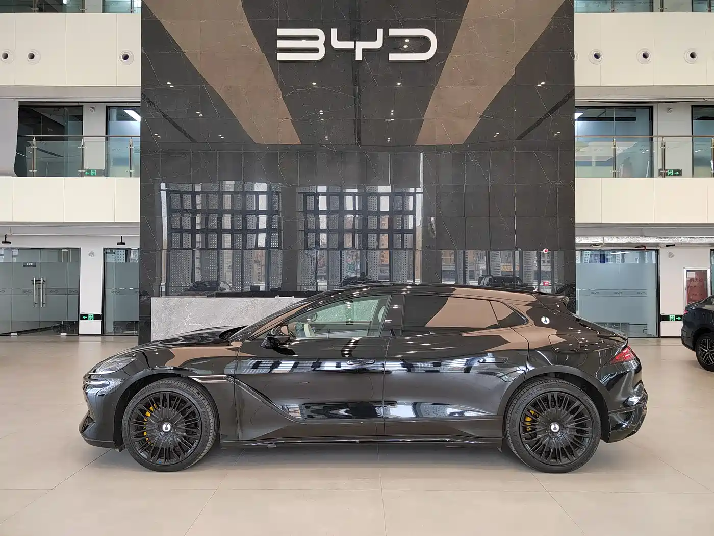 Denza Z9GT 2024 1100 AWD Ultra Edition фото 3