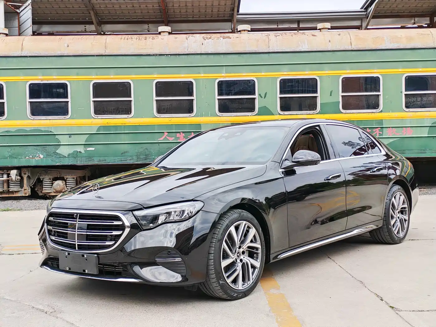 Mercedes-Benz E-Class 2024 E 300 L Fashion