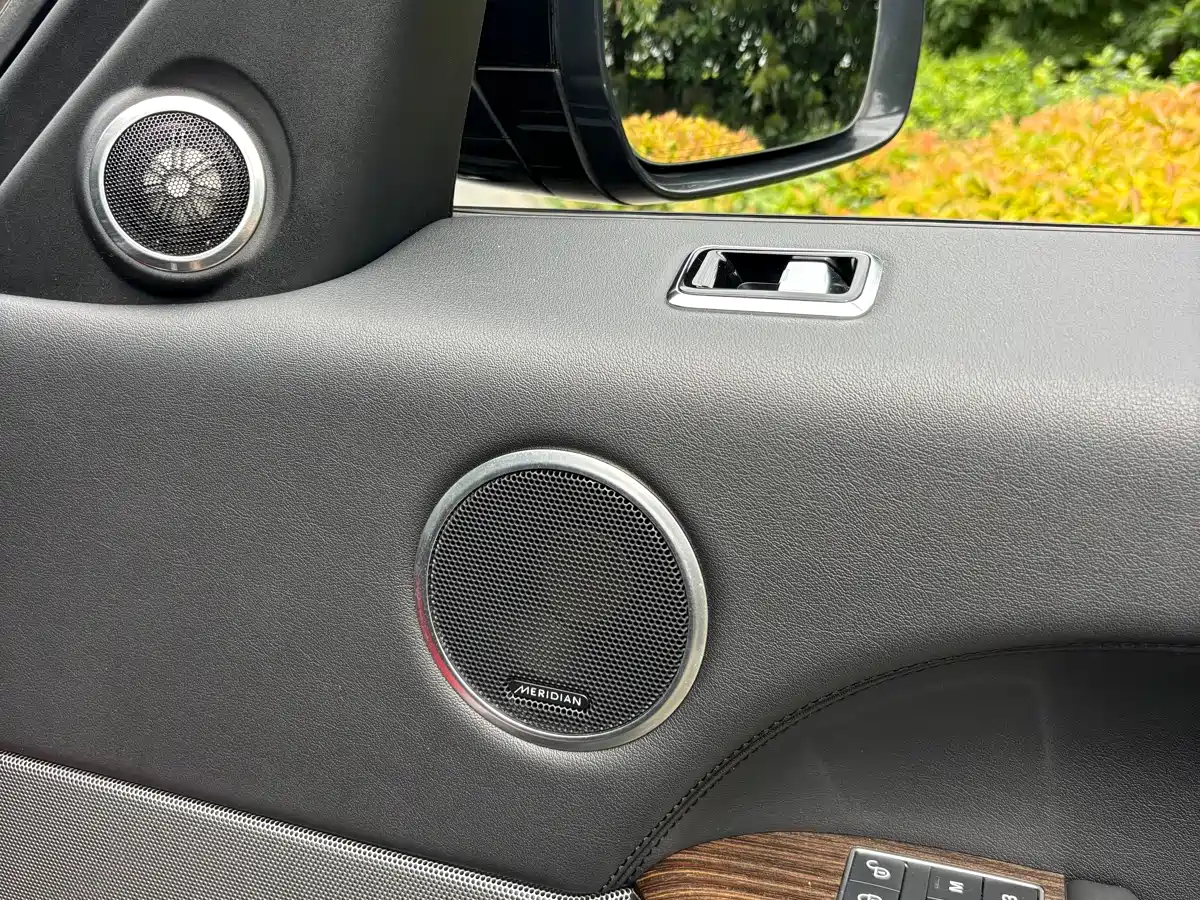 Land Rover Range Rover Sport PHEV 2019 P400e HSE фото 10