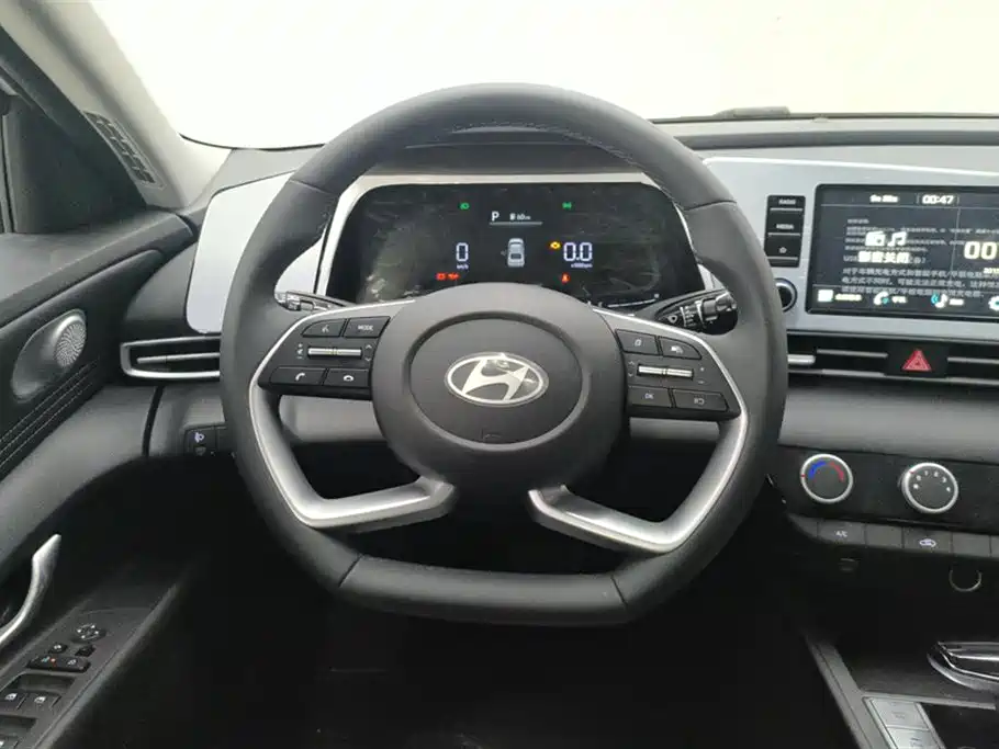 Hyundai Elantra 2023 1.5L CVT GLX Elite Edition фото 15