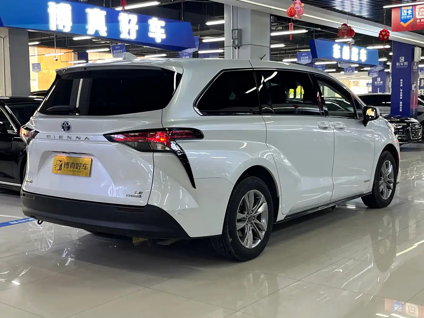 Toyota Sienna 2021 2.5L Hybrid Comfort Edition фото 10