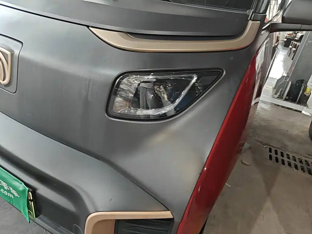 BAOJUN E200