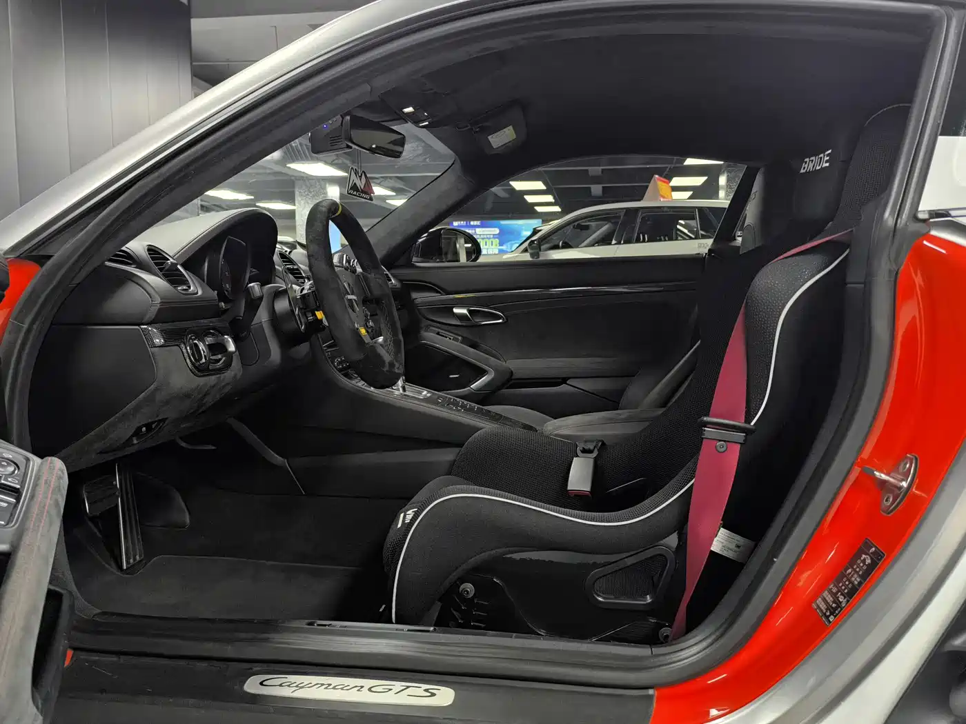 Photo 4 - Porsche 718