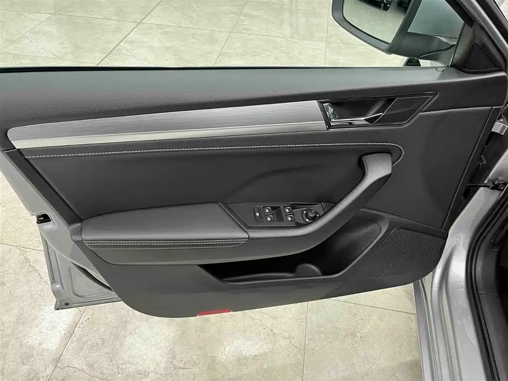 Škoda Superb 2023 Facelift TSI280 DSG Premium Edition фото 10