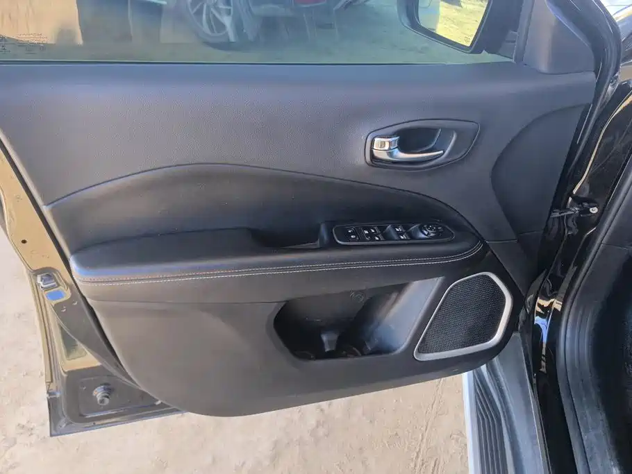 Фото 7 - Jeep Compass