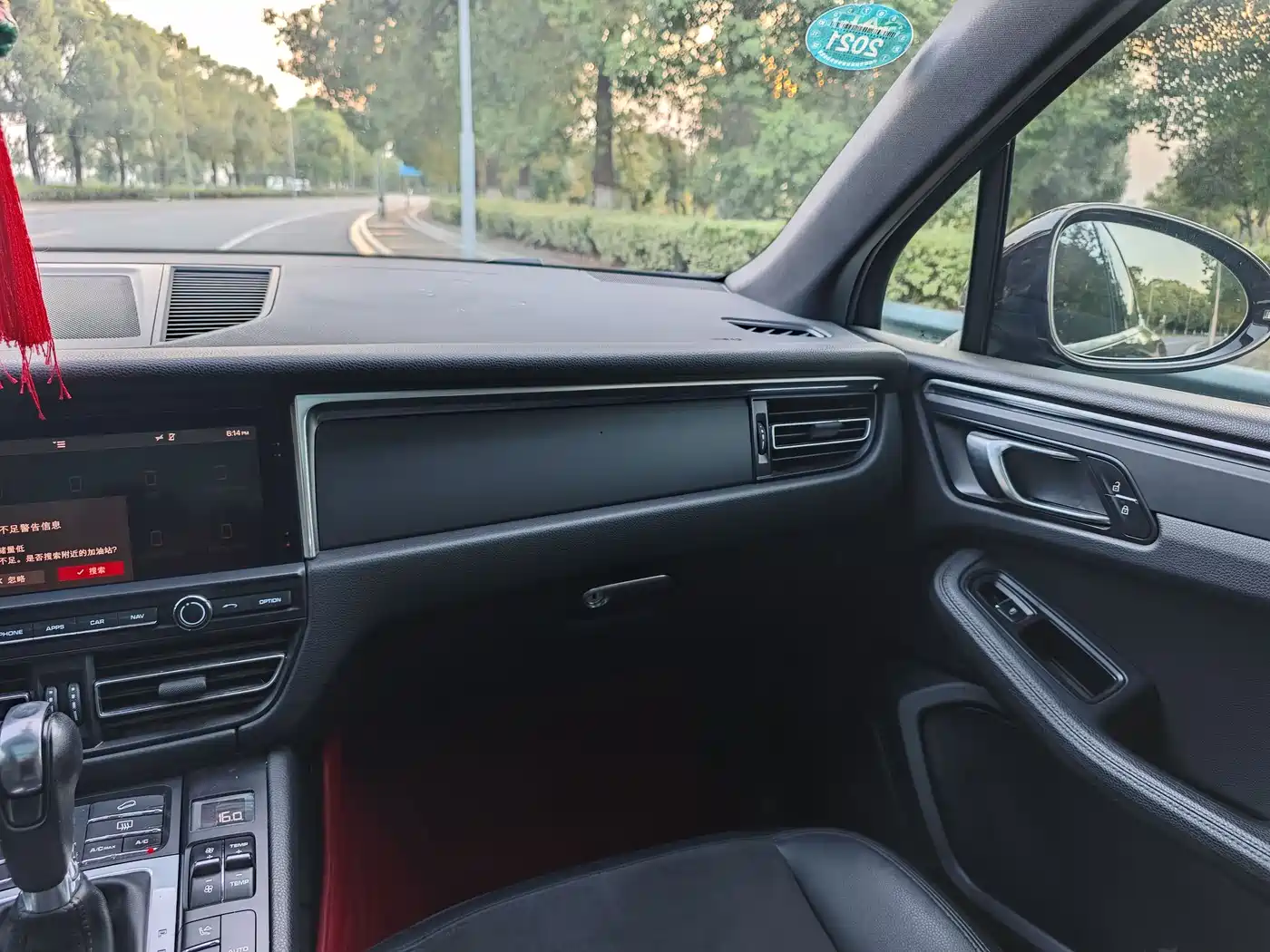 Porsche Macan 2018 Macan 2.0T фото 12