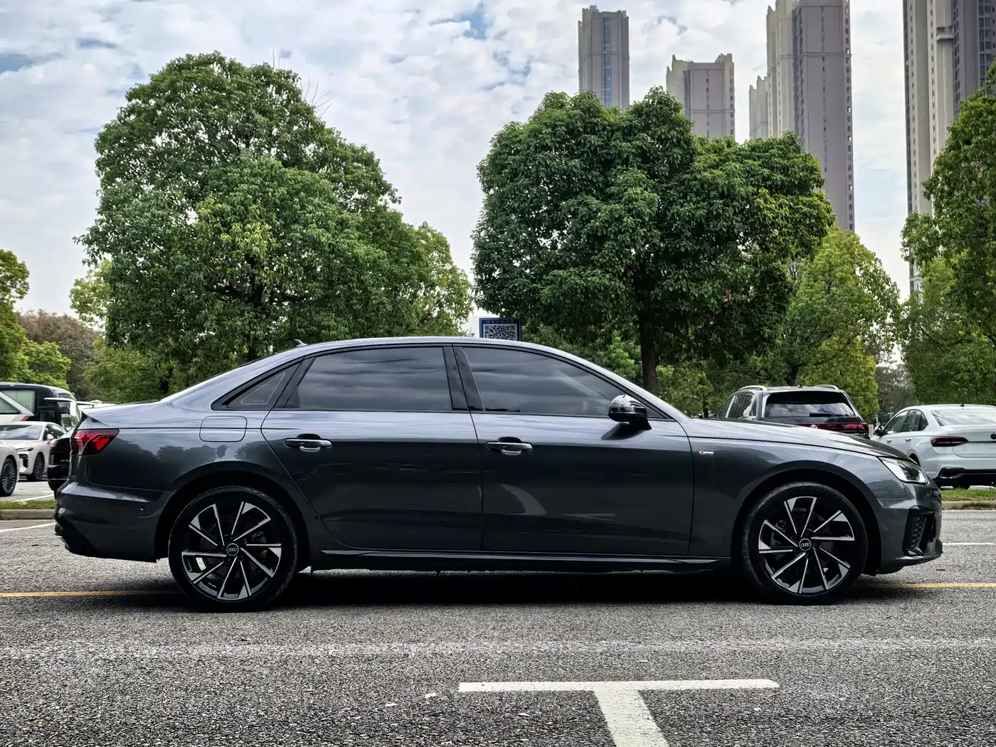Audi A4L 2022 40 TFSI Luxury Dynamic фото 6