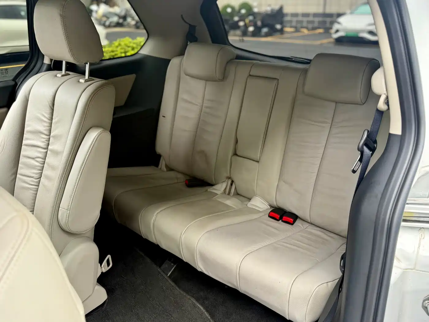 Mazda 8 2016 2015 2.5L Navigator Edition