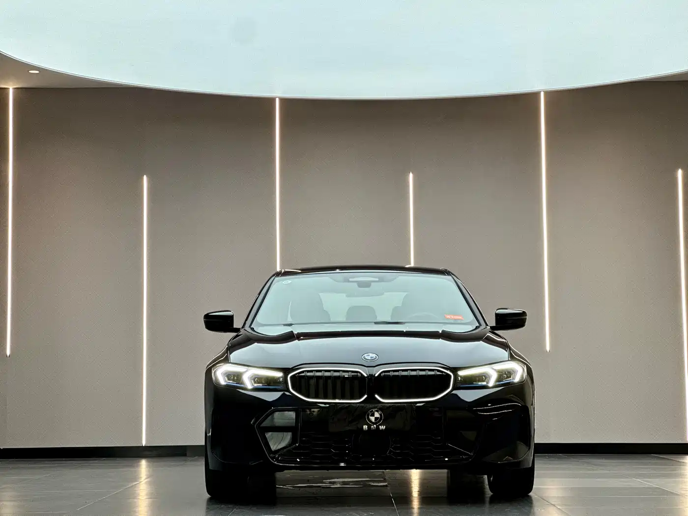 BMW 3 Series 2025 330Li Premium M Sport Night Edition фото 2