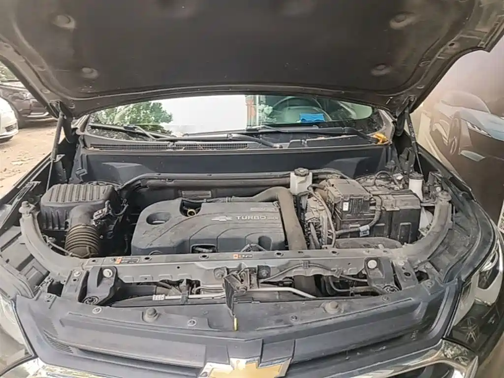 Chevrolet Equinox 2018 535T Automatic Galloping Edition фото 20