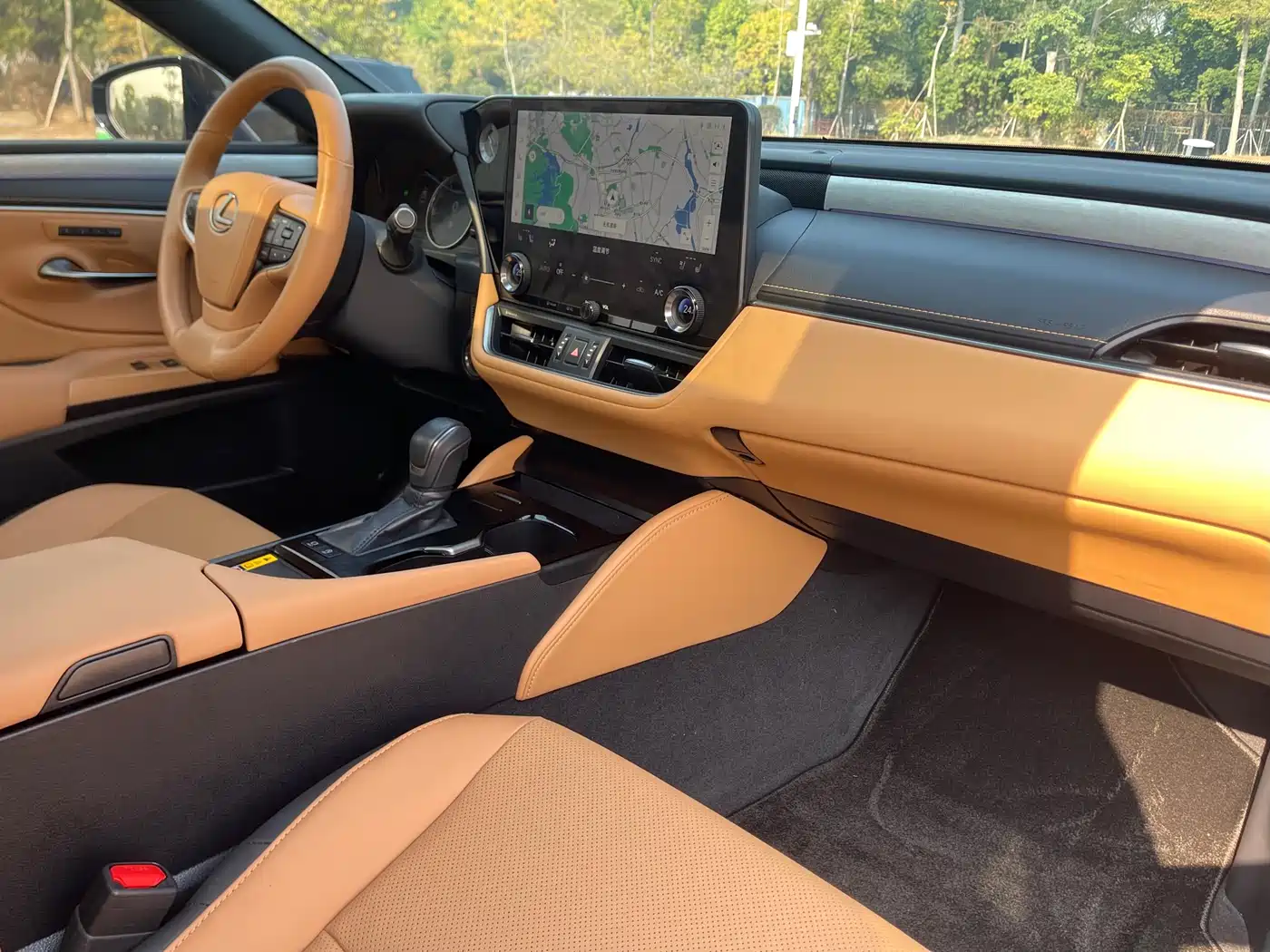 Lexus ES 2025 200 Ultimate Edition фото 18