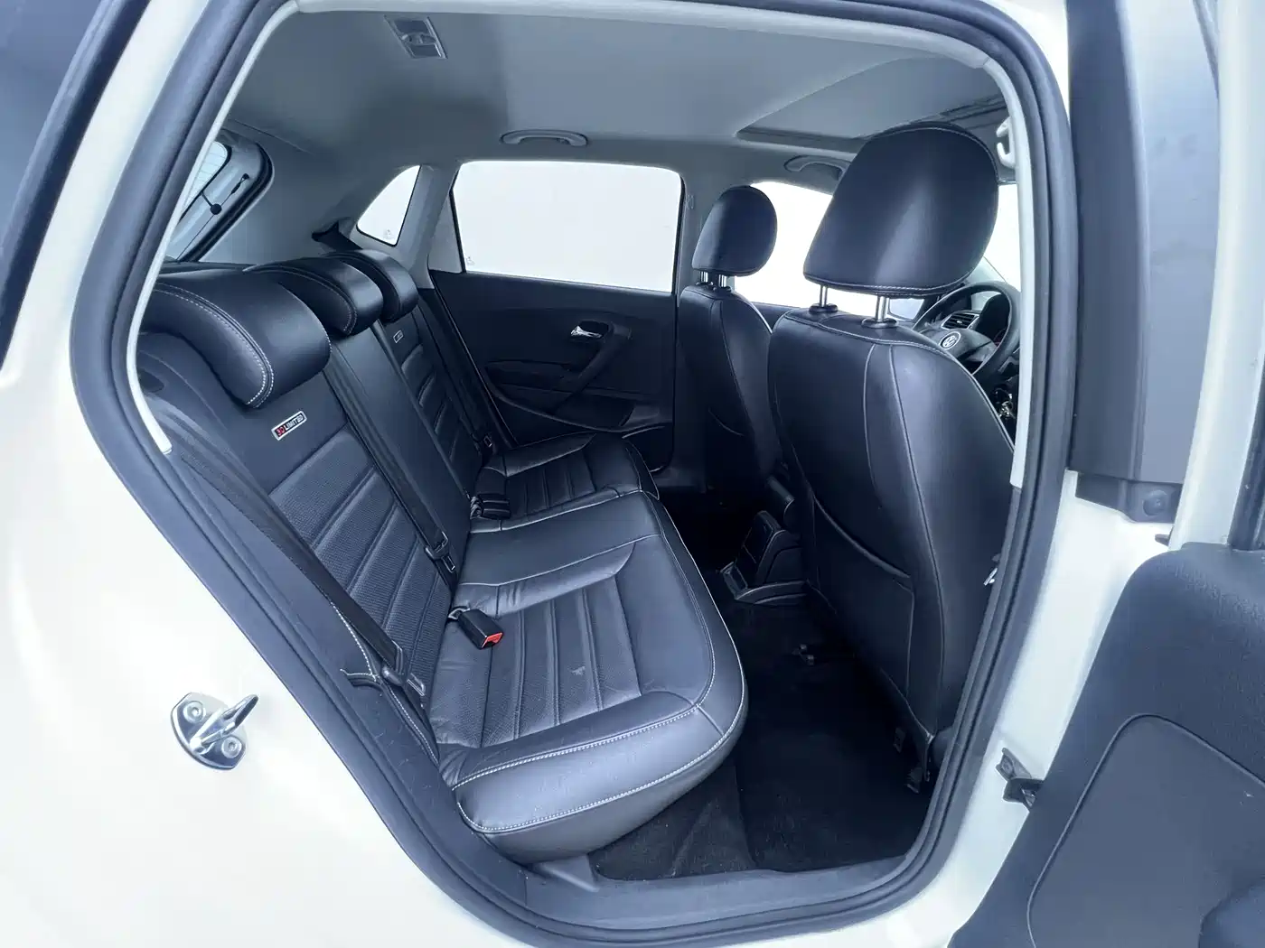Volkswagen Polo 2014 1.6L Automatic 30th Anniversary Edition фото 12