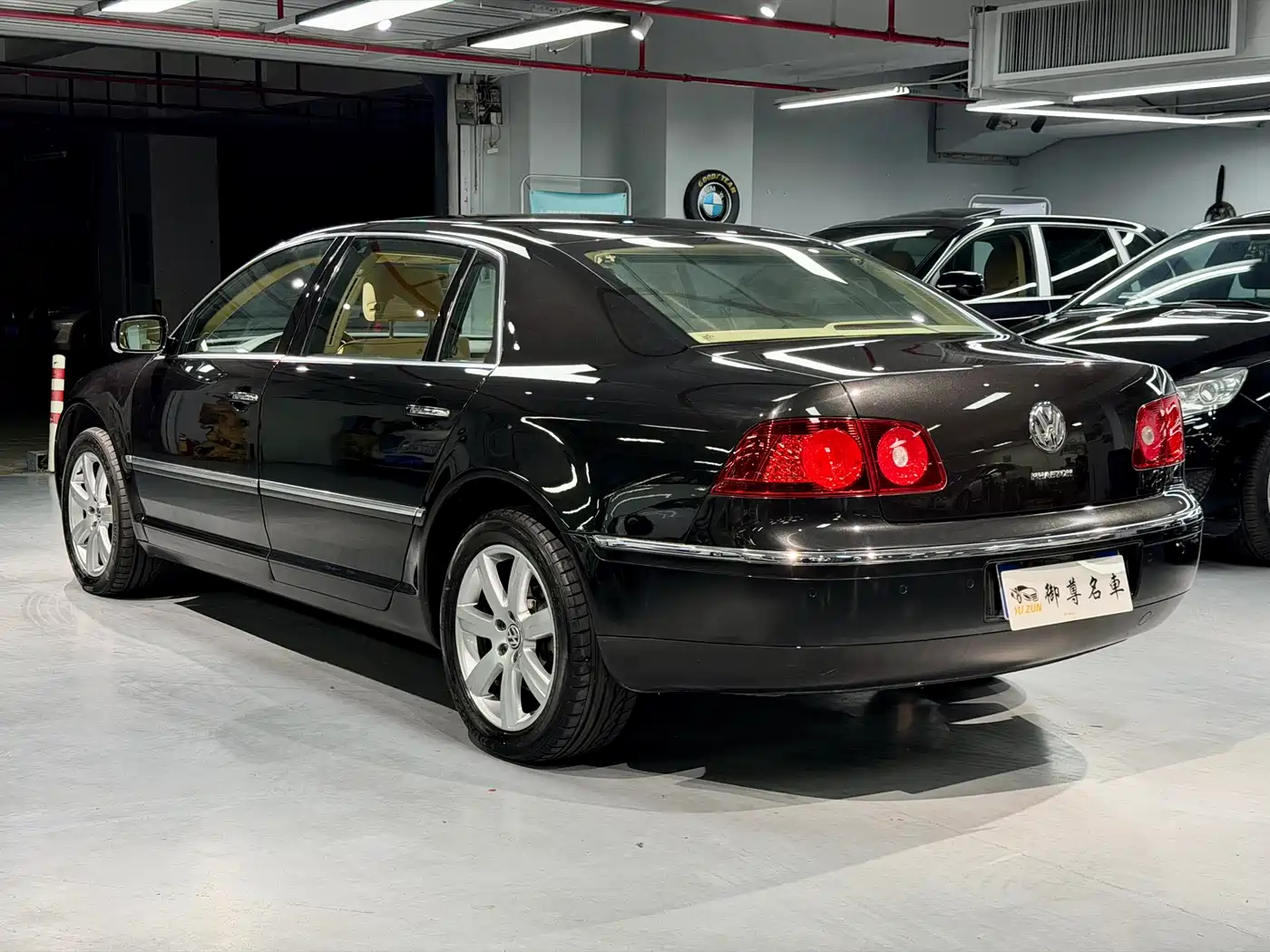 Volkswagen Phaeton 2009 Model 3.6L V6 5-seat Extended Comfort фото 5