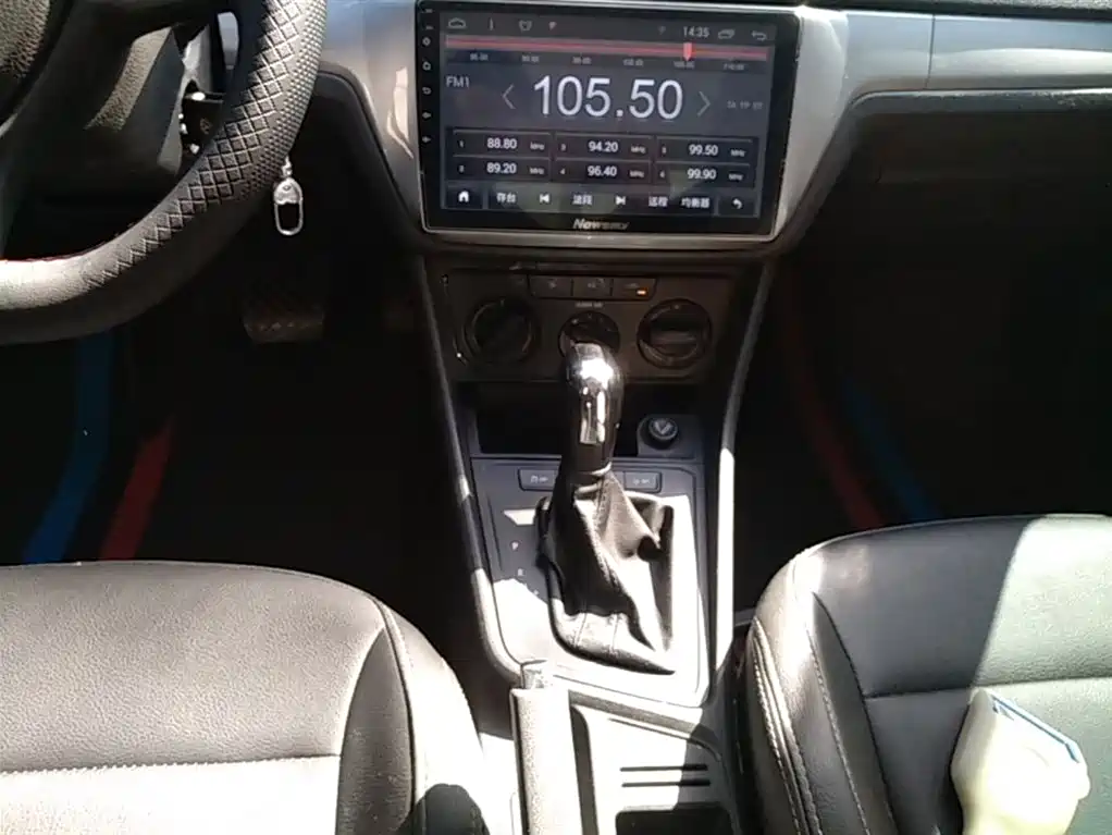 Volkswagen Lavida 2015 1.6L Automatic Trend Edition фото 14