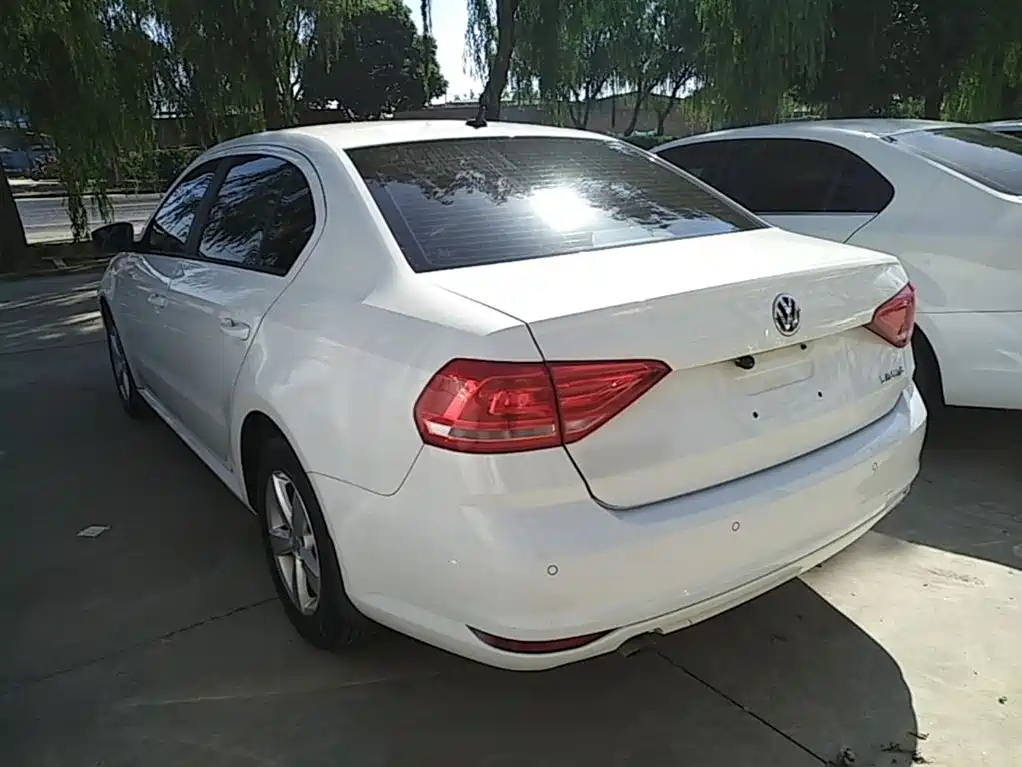 Volkswagen Lavida 2015 1.6L Automatic Trend Edition фото 5