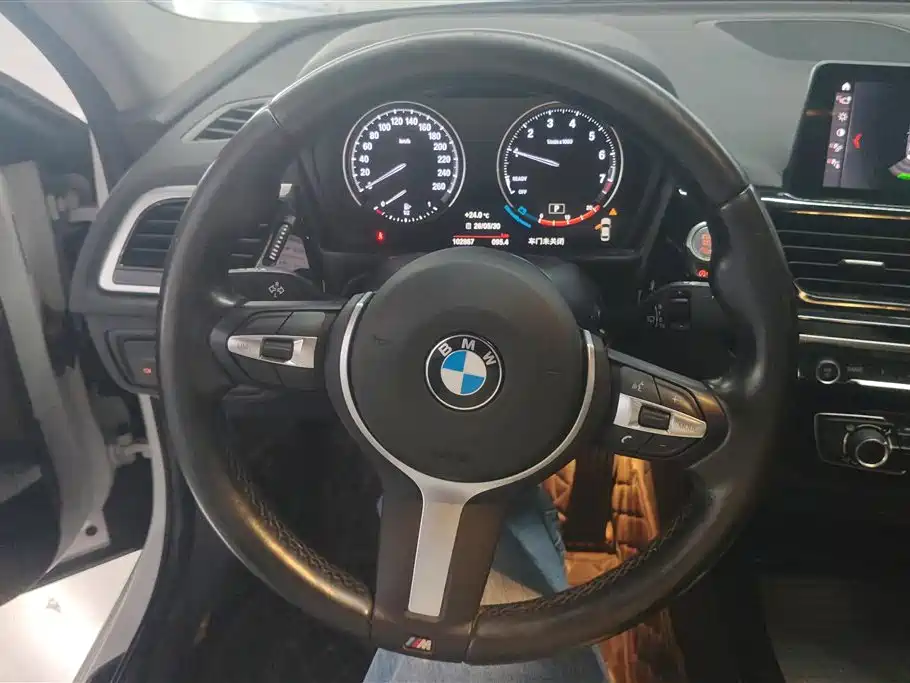 BMW 1 Series 2021 125i M Sport Black Night Edition фото 15