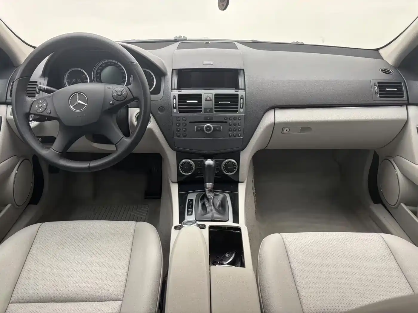 Mercedes-Benz C-Class 2010 C 180K Classic фото 8