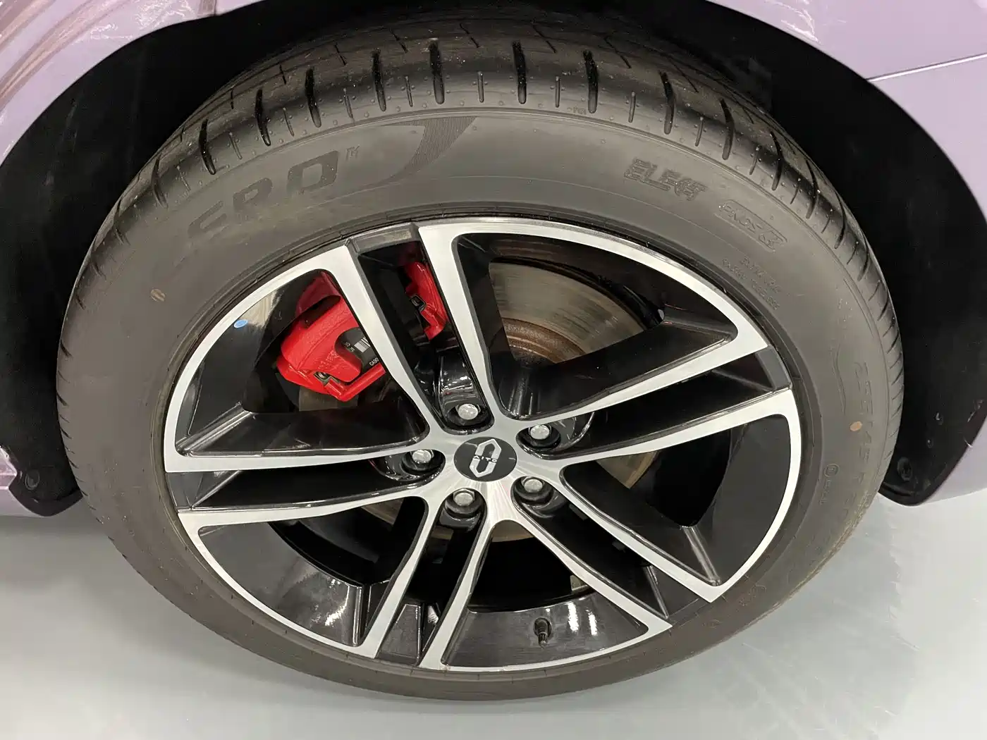 AITO Wenjie AITO M5 2025 Extended Range Ultra AWD фото 17
