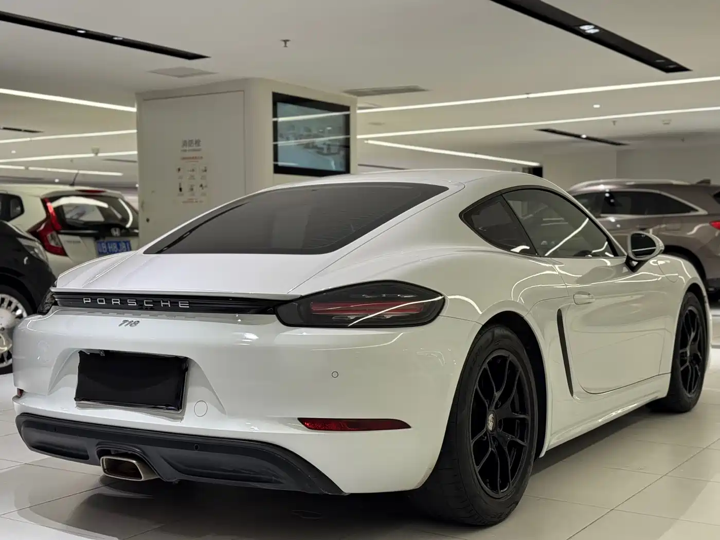 Porsche 718 2020 Cayman 2.0T фото 11