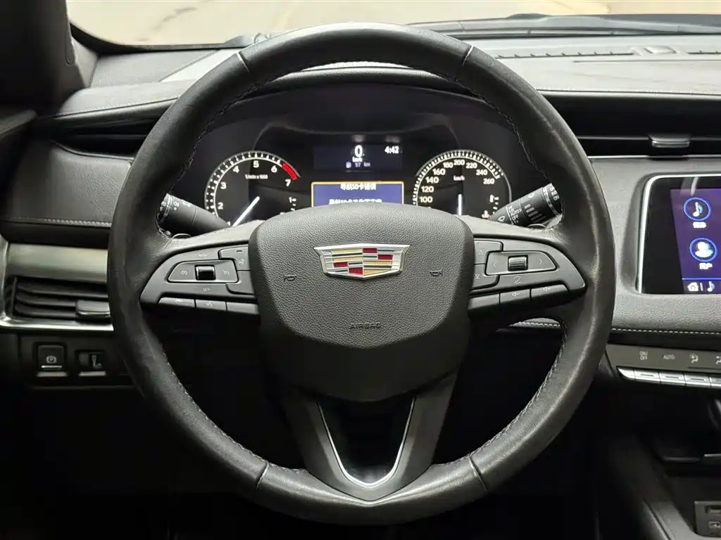 Cadillac XT4 2018 28T FWD Leading Edition фото 12