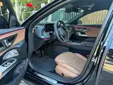 Photo 13 - Mercedes-Benz E-Class