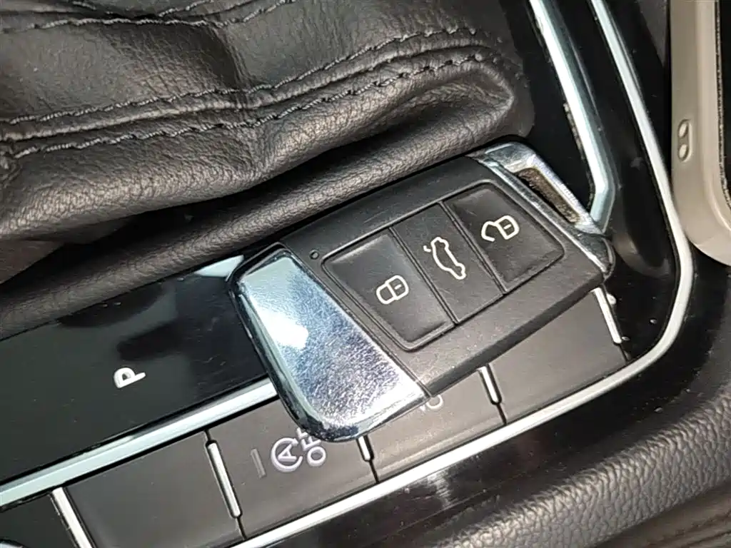 Volkswagen Magotan 2018 330TSI DSG Luxury фото 9