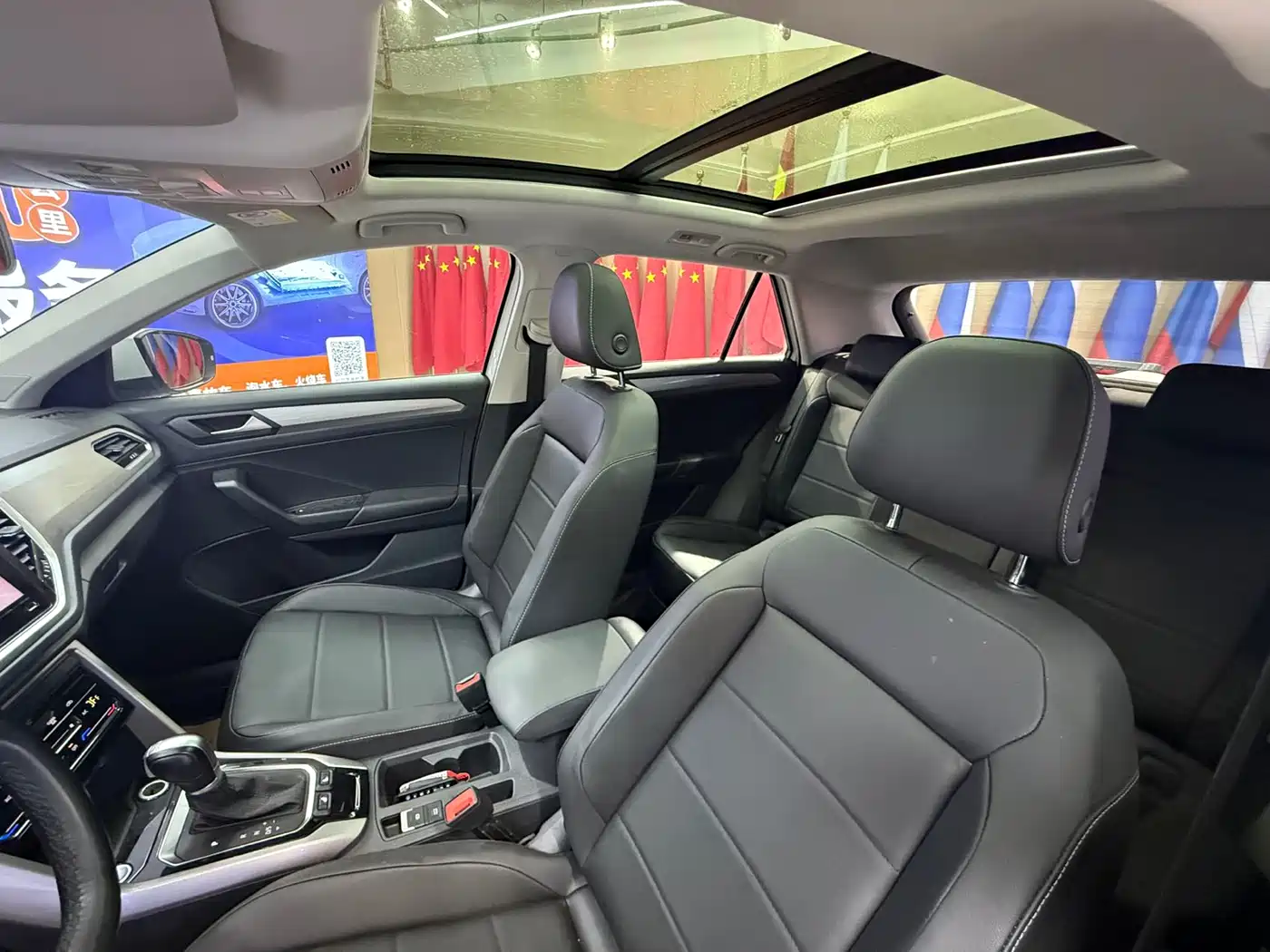 Volkswagen T-ROC 2021 280TSI DSG 2WD Luxury Connected фото 8