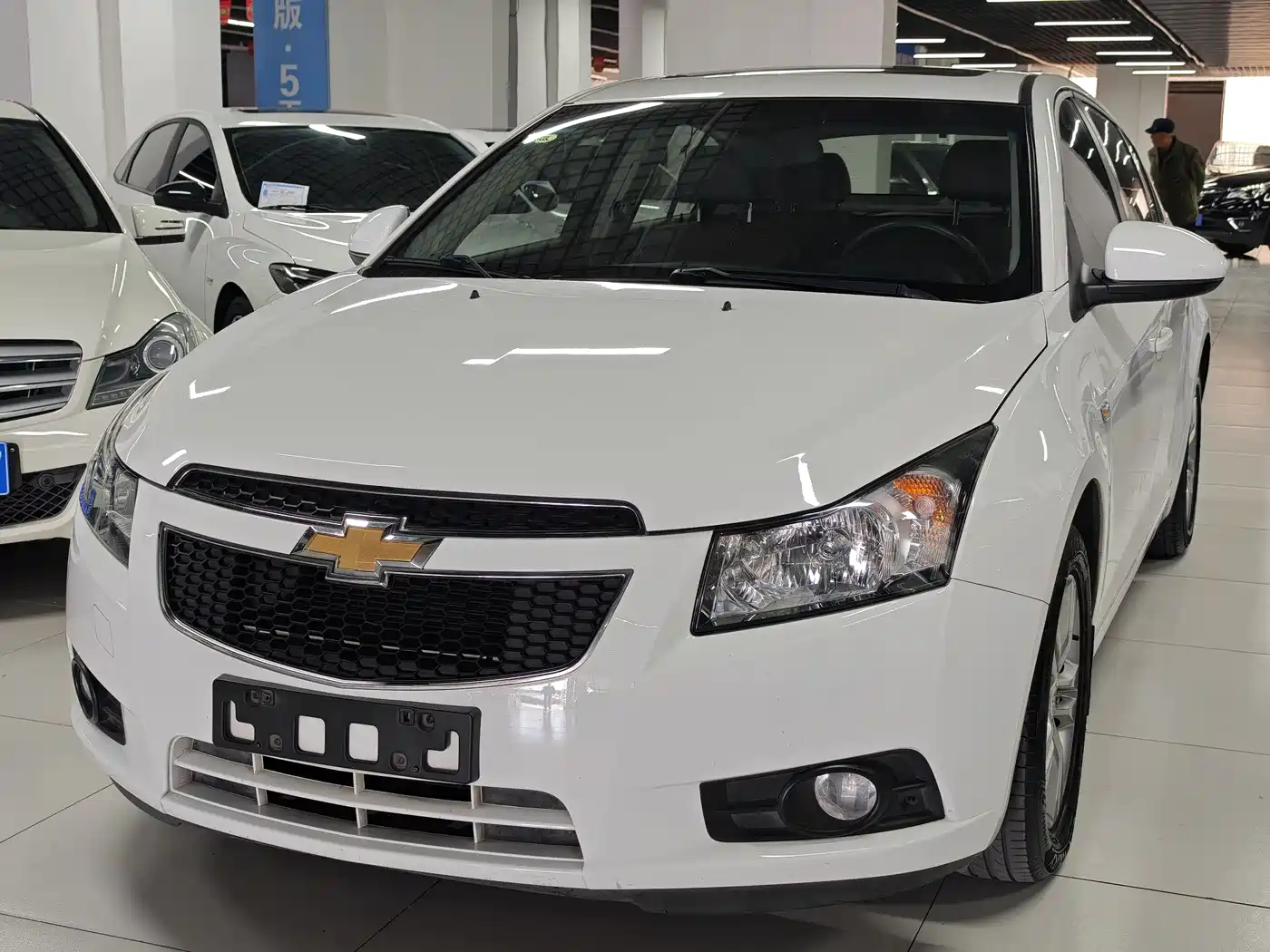 Chevrolet Cruze 2013 Hatchback 1.6L Manual Luxury