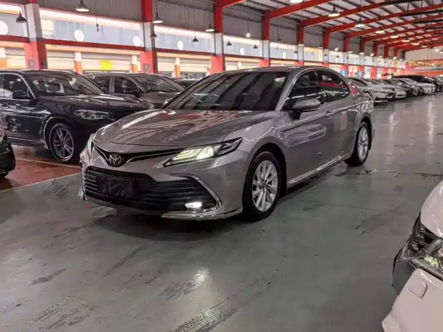Toyota Camry 2.0G, Люкс