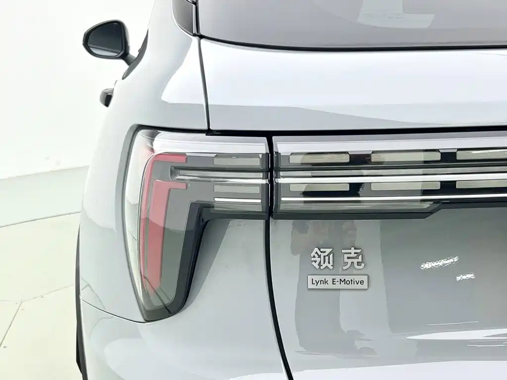 2023 Lynk & Co 01 EM-P