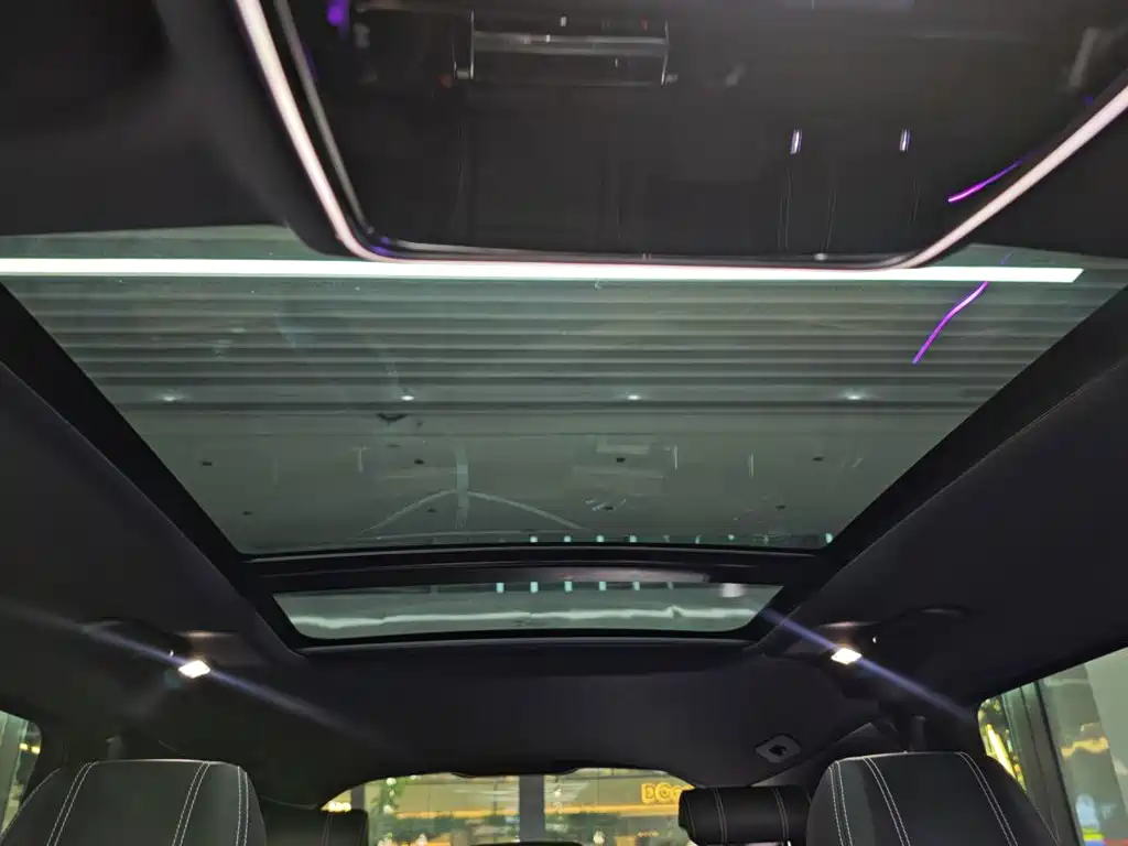 Фото 20 - Land Rover Range Rover Velar
