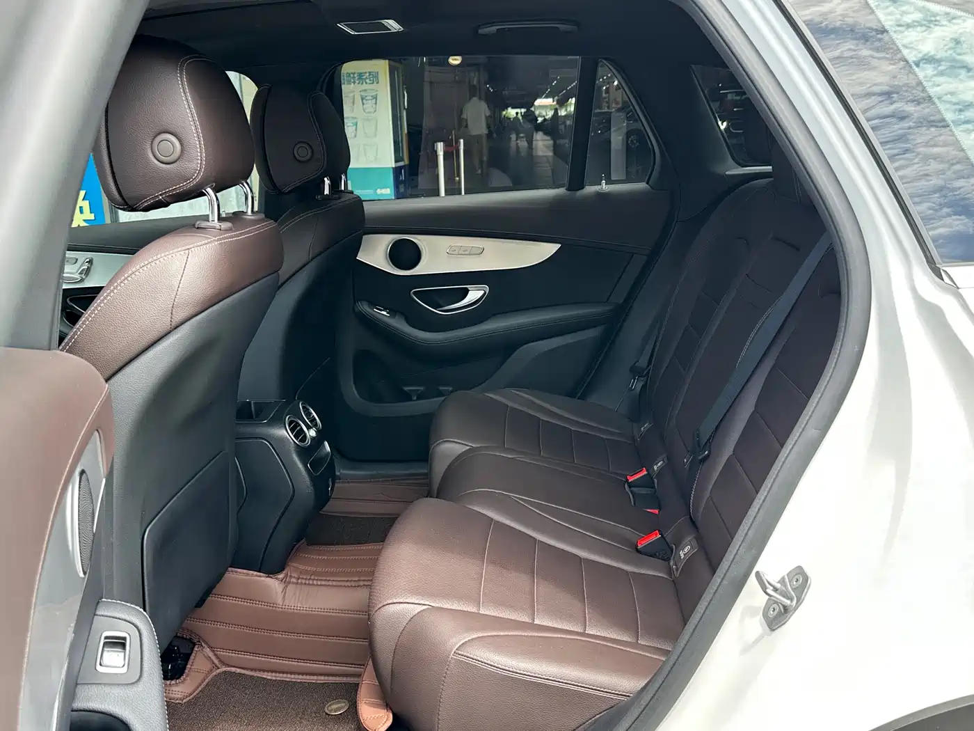 Mercedes-Benz GLC 2021 GLC 260 L 4MATIC Sporty фото 4