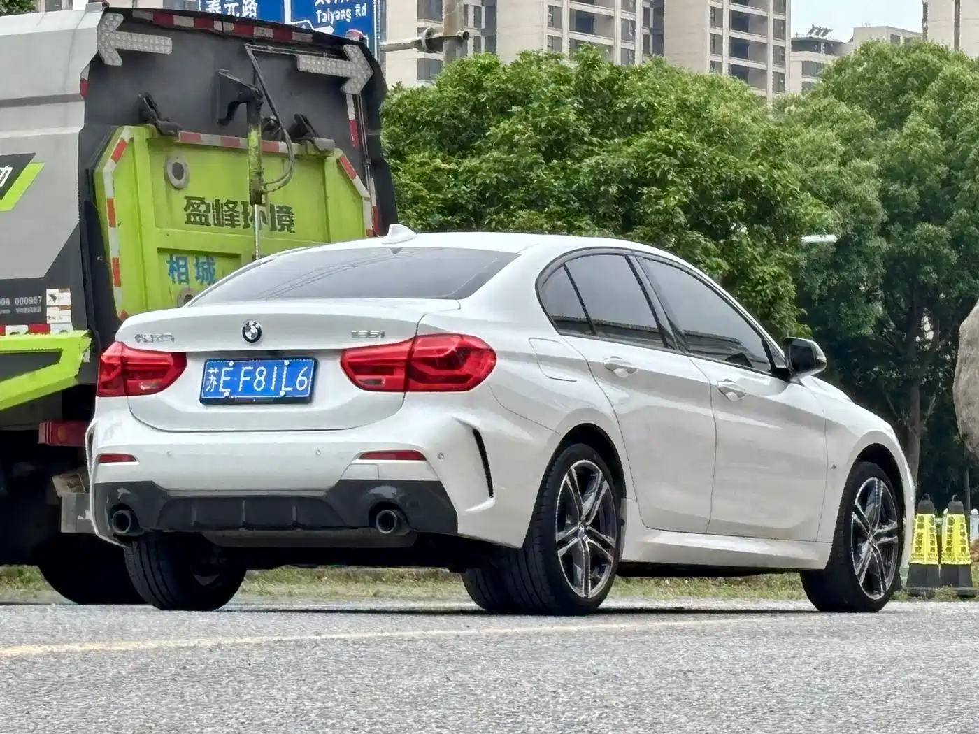 BMW 1 Series 2021 125i M Sport Black Night Edition фото 6