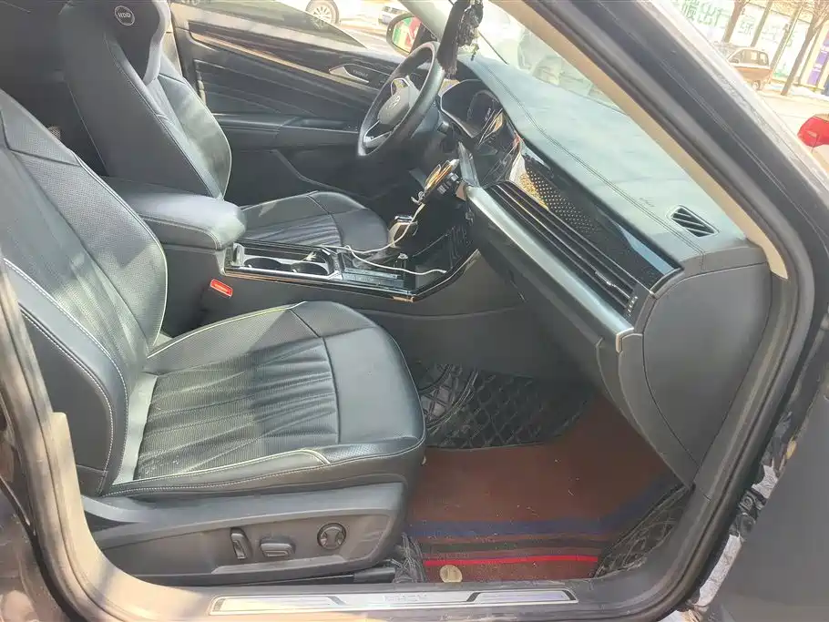 VOLKSWAGEN PASSAT NEW ENERGY