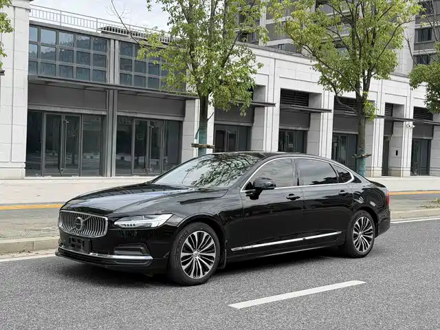 Volvo S90 2023